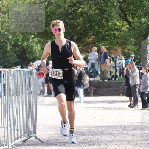14.09.2025 - Stadtparktriathlon Strokosch-Dieckow http://msf.ph/oto/8890333 14.09.2025 12:57:59 Ziel 1212 meine-sportfotos.de