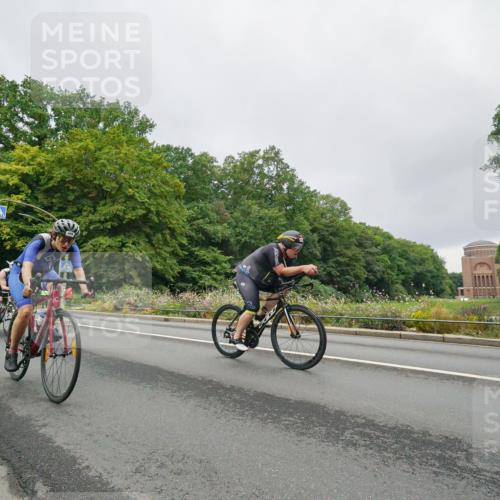 14.09.2025 - Stadtparktriathlon Michael Burmester http://msf.ph/oto/8890364 14.09.2025 09:38:20 Radfahren 391, 421, 453, 458 meine-sportfotos.de