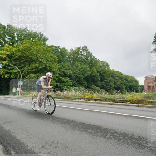 14.09.2025 - Stadtparktriathlon Michael Burmester http://msf.ph/oto/8890365 14.09.2025 09:38:20 Radfahren 391, 421, 453, 458 meine-sportfotos.de