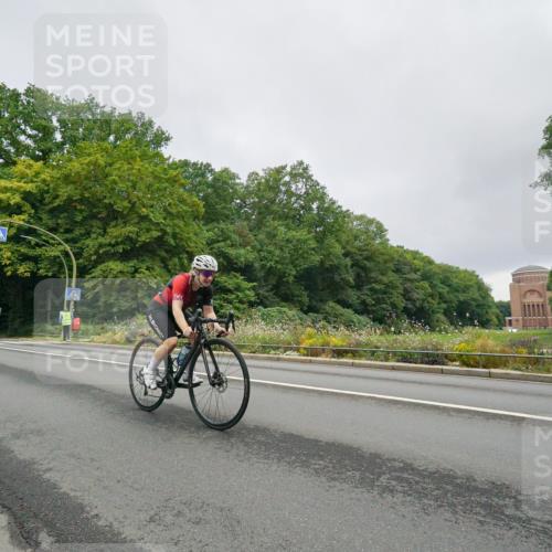 14.09.2025 - Stadtparktriathlon Michael Burmester http://msf.ph/oto/8890370 14.09.2025 09:38:35 Radfahren 450, 474 meine-sportfotos.de