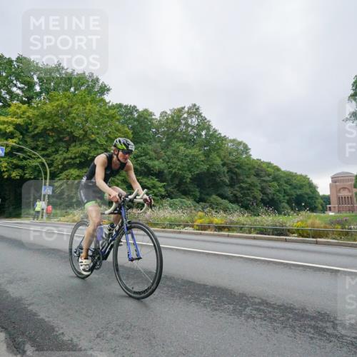 14.09.2025 - Stadtparktriathlon Michael Burmester http://msf.ph/oto/8890406 14.09.2025 09:40:30 Radfahren 443, 446, 447, 475, 483, 486, 495 meine-sportfotos.de