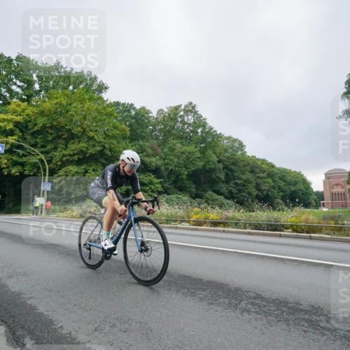 14.09.2025 - Stadtparktriathlon Michael Burmester http://msf.ph/oto/8890409 14.09.2025 09:40:34 Radfahren 443, 446, 483, 495 meine-sportfotos.de