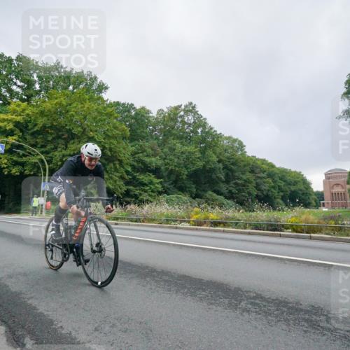 14.09.2025 - Stadtparktriathlon Michael Burmester http://msf.ph/oto/8890413 14.09.2025 09:40:54 Radfahren 420, 440, 442, 455 meine-sportfotos.de