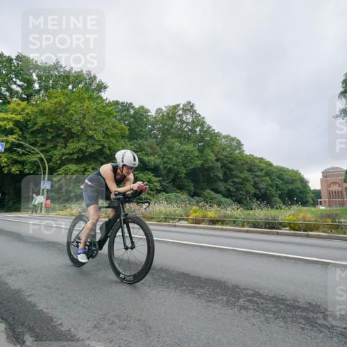 14.09.2025 - Stadtparktriathlon Michael Burmester http://msf.ph/oto/8890414 14.09.2025 09:40:57 Radfahren 420, 440, 442, 503 meine-sportfotos.de