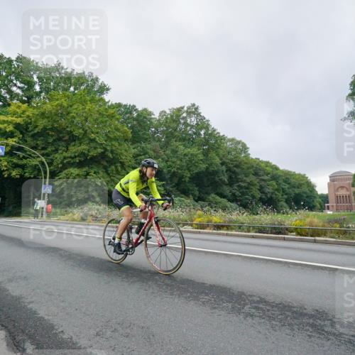 14.09.2025 - Stadtparktriathlon Michael Burmester http://msf.ph/oto/8890416 14.09.2025 09:41:02 Radfahren 420, 442, 452, 469, 472, 503 meine-sportfotos.de