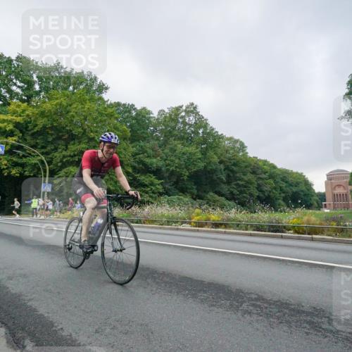 14.09.2025 - Stadtparktriathlon Michael Burmester http://msf.ph/oto/8890431 14.09.2025 09:42:03 Radfahren 395 meine-sportfotos.de