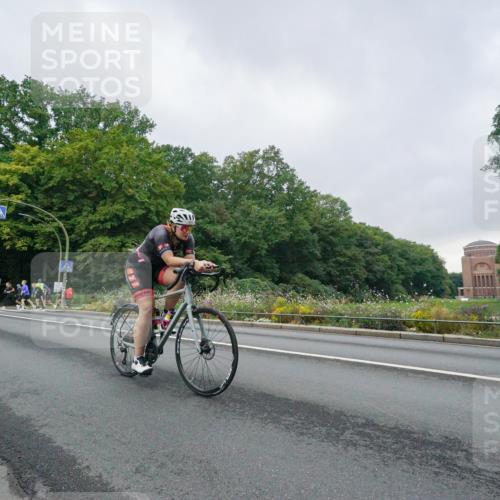 14.09.2025 - Stadtparktriathlon Michael Burmester http://msf.ph/oto/8890438 14.09.2025 09:42:21 Radfahren 438, 460, 462, 479, 497 meine-sportfotos.de