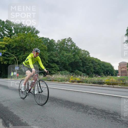 14.09.2025 - Stadtparktriathlon Michael Burmester http://msf.ph/oto/8890456 14.09.2025 09:43:41 Radfahren 456, 494, 505 meine-sportfotos.de