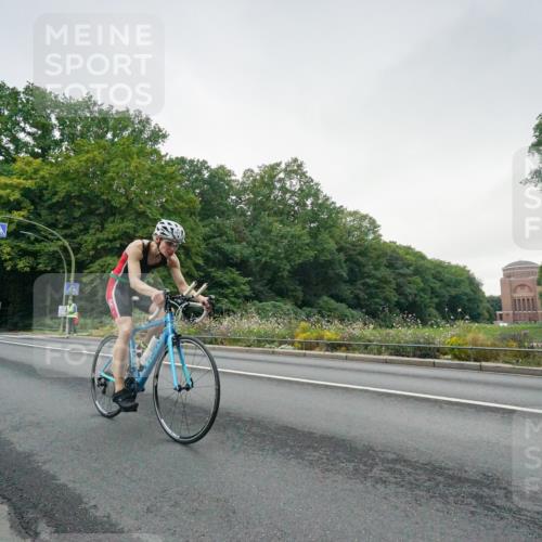 14.09.2025 - Stadtparktriathlon Michael Burmester http://msf.ph/oto/8890467 14.09.2025 09:45:25 Radfahren 500 meine-sportfotos.de