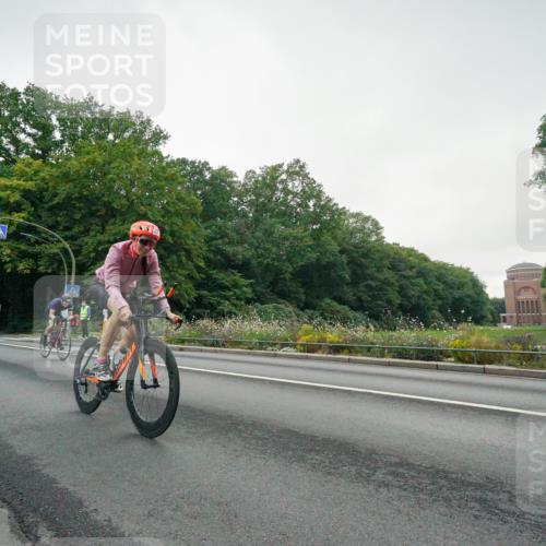 14.09.2025 - Stadtparktriathlon Michael Burmester http://msf.ph/oto/8890474 14.09.2025 09:46:06 Radfahren 423, 549 meine-sportfotos.de