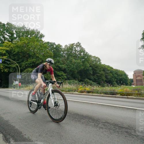 14.09.2025 - Stadtparktriathlon Michael Burmester http://msf.ph/oto/8890497 14.09.2025 09:47:55 Radfahren 469, 503 meine-sportfotos.de