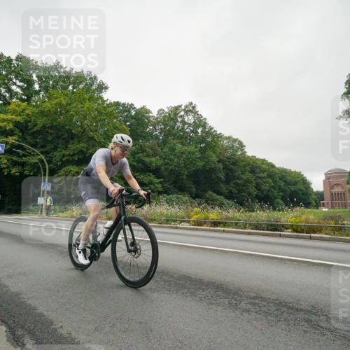14.09.2025 - Stadtparktriathlon Michael Burmester http://msf.ph/oto/8890499 14.09.2025 09:48:03 Radfahren 442, 455, 469 meine-sportfotos.de