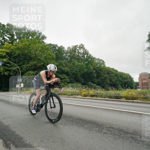 14.09.2025 - Stadtparktriathlon Michael Burmester http://msf.ph/oto/8890501 14.09.2025 09:48:11 Radfahren 442, 455, 548, 564 meine-sportfotos.de