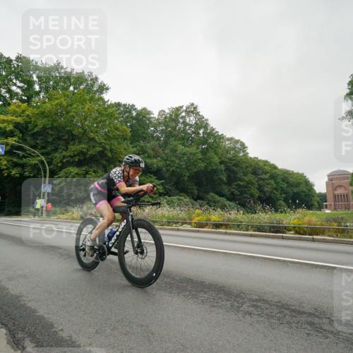 14.09.2025 - Stadtparktriathlon Michael Burmester http://msf.ph/oto/8890508 14.09.2025 09:48:37 Radfahren 439, 440 meine-sportfotos.de