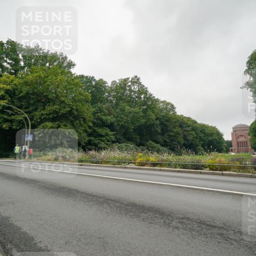 14.09.2025 - Stadtparktriathlon Michael Burmester http://msf.ph/oto/8890515 14.09.2025 09:50:04 Radfahren 438, 445, 479, 593 meine-sportfotos.de