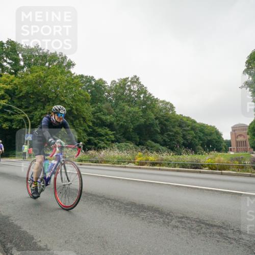 14.09.2025 - Stadtparktriathlon Michael Burmester http://msf.ph/oto/8890524 14.09.2025 09:50:36 Radfahren 465, 477, 537, 545, 547 meine-sportfotos.de