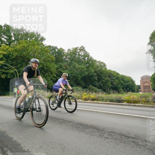 14.09.2025 - Stadtparktriathlon Michael Burmester http://msf.ph/oto/8890526 14.09.2025 09:50:37 Radfahren 465, 477, 537, 545, 547 meine-sportfotos.de