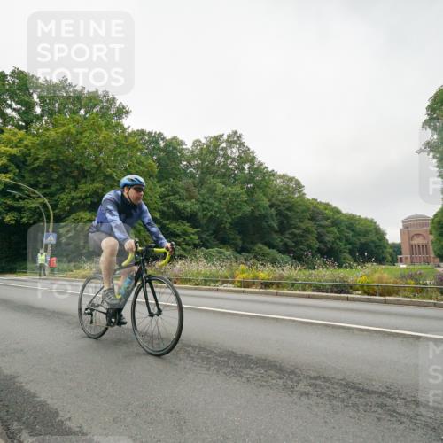 14.09.2025 - Stadtparktriathlon Michael Burmester http://msf.ph/oto/8890532 14.09.2025 09:50:54 Radfahren 504, 563, 594, 604, 610 meine-sportfotos.de