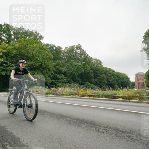 14.09.2025 - Stadtparktriathlon Michael Burmester http://msf.ph/oto/8890539 14.09.2025 09:51:06 Radfahren 504, 528, 580 meine-sportfotos.de