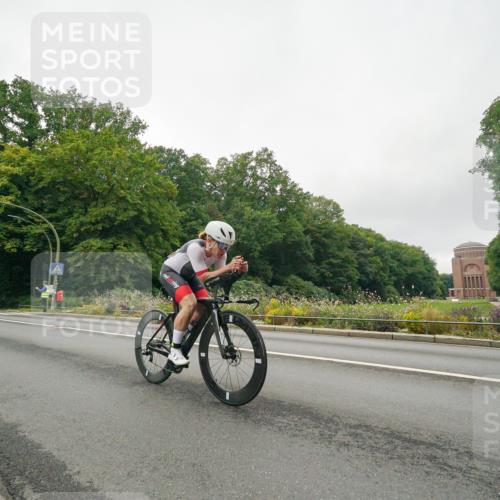 14.09.2025 - Stadtparktriathlon Michael Burmester http://msf.ph/oto/8890540 14.09.2025 09:51:18 Radfahren 597 meine-sportfotos.de
