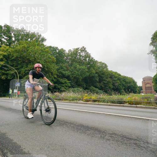 14.09.2025 - Stadtparktriathlon Michael Burmester http://msf.ph/oto/8890543 14.09.2025 09:51:36 Radfahren 512, 533, 570, 620 meine-sportfotos.de