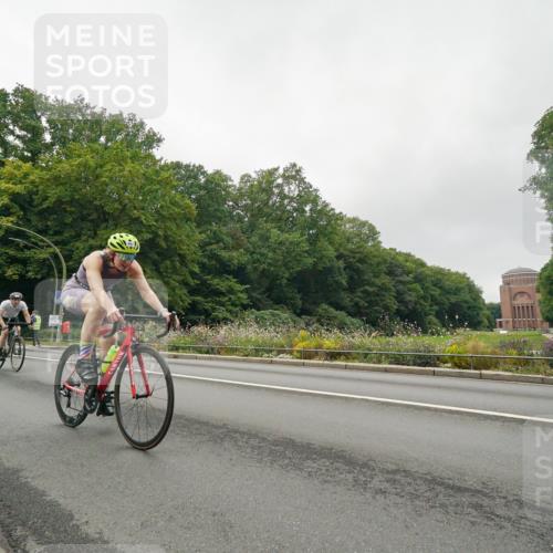 14.09.2025 - Stadtparktriathlon Michael Burmester http://msf.ph/oto/8890547 14.09.2025 09:51:52 Radfahren 467, 505, 584 meine-sportfotos.de