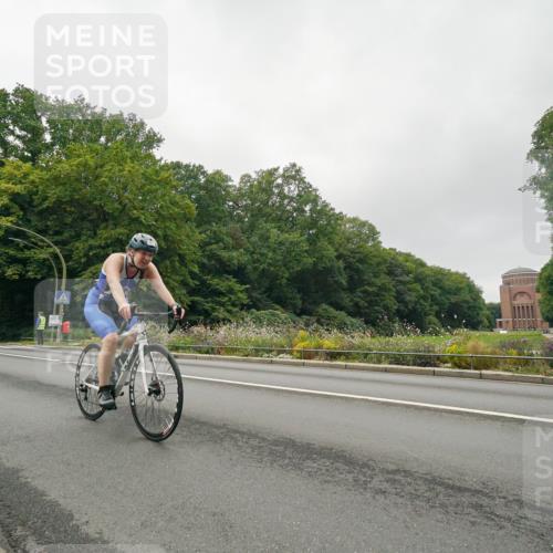 14.09.2025 - Stadtparktriathlon Michael Burmester http://msf.ph/oto/8890550 14.09.2025 09:52:09 Radfahren 456, 494, 541, 583 meine-sportfotos.de