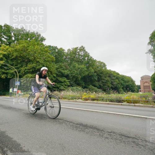 14.09.2025 - Stadtparktriathlon Michael Burmester http://msf.ph/oto/8890580 14.09.2025 09:54:05 Radfahren 511, 598, 607 meine-sportfotos.de