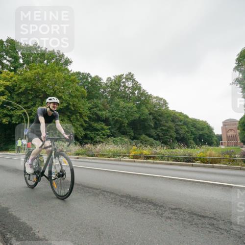 14.09.2025 - Stadtparktriathlon Michael Burmester http://msf.ph/oto/8890622 14.09.2025 09:55:52 Radfahren 526, 539, 611 meine-sportfotos.de