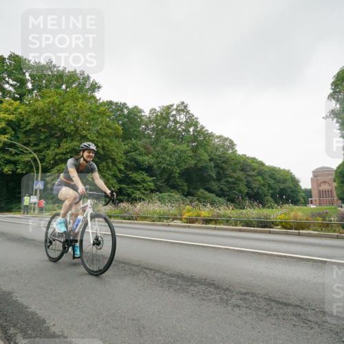 14.09.2025 - Stadtparktriathlon Michael Burmester http://msf.ph/oto/8890624 14.09.2025 09:56:08 Radfahren 521, 522, 593 meine-sportfotos.de