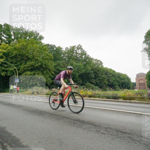 14.09.2025 - Stadtparktriathlon Michael Burmester http://msf.ph/oto/8890627 14.09.2025 09:56:17 Radfahren 531, 566, 593, 615 meine-sportfotos.de