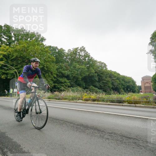 14.09.2025 - Stadtparktriathlon Michael Burmester http://msf.ph/oto/8890630 14.09.2025 09:56:25 Radfahren 527, 566 meine-sportfotos.de