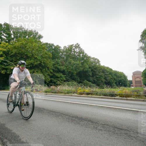 14.09.2025 - Stadtparktriathlon Michael Burmester http://msf.ph/oto/8890637 14.09.2025 09:56:46 Radfahren 440, 517, 535, 553, 619 meine-sportfotos.de