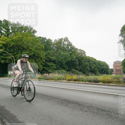 14.09.2025 - Stadtparktriathlon Michael Burmester http://msf.ph/oto/8890640 14.09.2025 09:56:58 Radfahren 519 meine-sportfotos.de