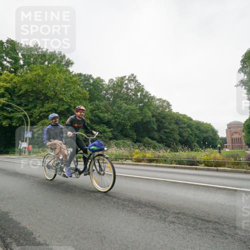 14.09.2025 - Stadtparktriathlon Michael Burmester http://msf.ph/oto/8890646 14.09.2025 09:57:19 Radfahren 446, 542, 562, 588, 594, 597, 605 meine-sportfotos.de