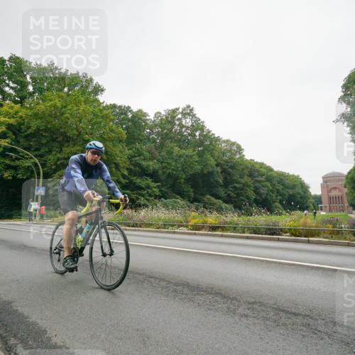 14.09.2025 - Stadtparktriathlon Michael Burmester http://msf.ph/oto/8890658 14.09.2025 09:58:13 Radfahren 610 meine-sportfotos.de