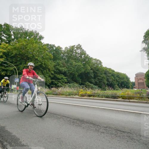 14.09.2025 - Stadtparktriathlon Michael Burmester http://msf.ph/oto/8890665 14.09.2025 09:58:56 Radfahren 537, 549, 599, 604, 617 meine-sportfotos.de