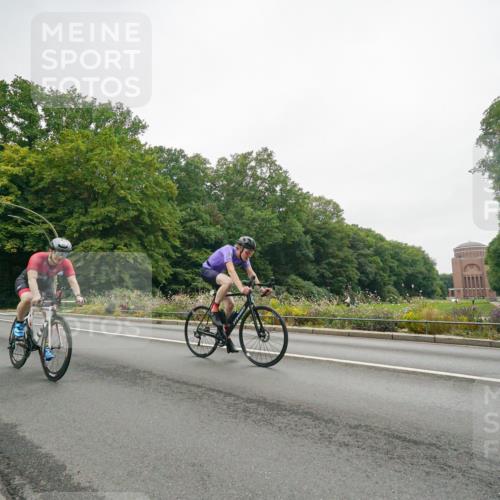 14.09.2025 - Stadtparktriathlon Michael Burmester http://msf.ph/oto/8890671 14.09.2025 09:59:10 Radfahren 465, 537, 570 meine-sportfotos.de