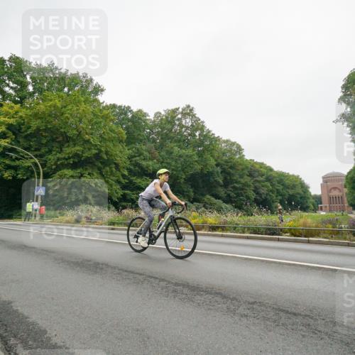 14.09.2025 - Stadtparktriathlon Michael Burmester http://msf.ph/oto/8890673 14.09.2025 09:59:29 Radfahren 558, 580, 584 meine-sportfotos.de
