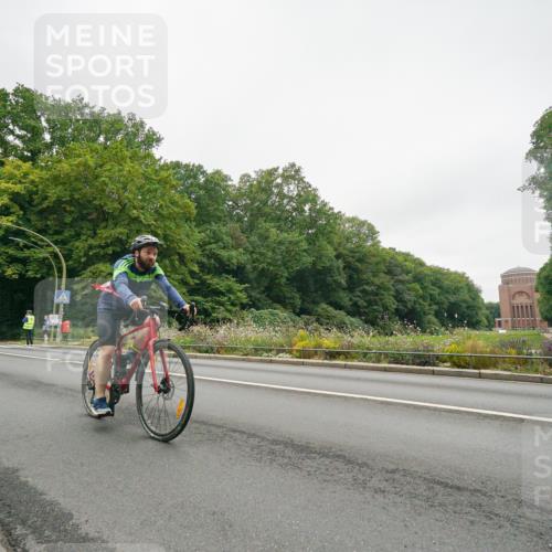 14.09.2025 - Stadtparktriathlon Michael Burmester http://msf.ph/oto/8890687 14.09.2025 10:00:26 Radfahren 524, 556, 581 meine-sportfotos.de
