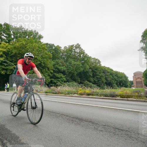 14.09.2025 - Stadtparktriathlon Michael Burmester http://msf.ph/oto/8890688 14.09.2025 10:00:30 Radfahren 524, 556, 581 meine-sportfotos.de