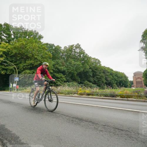14.09.2025 - Stadtparktriathlon Michael Burmester http://msf.ph/oto/8890699 14.09.2025 10:01:05 Radfahren 528, 533, 548, 550, 606, 614, 616, 620 meine-sportfotos.de
