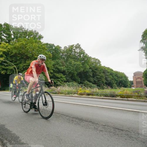 14.09.2025 - Stadtparktriathlon Michael Burmester http://msf.ph/oto/8890703 14.09.2025 10:01:08 Radfahren 528, 533, 550, 575, 606, 614, 616, 620 meine-sportfotos.de