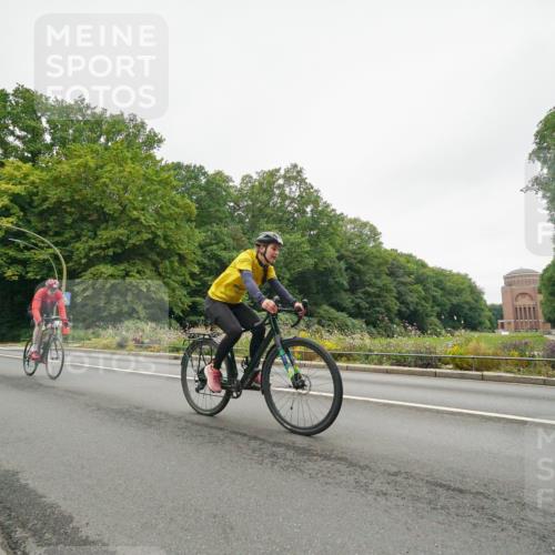 14.09.2025 - Stadtparktriathlon Michael Burmester http://msf.ph/oto/8890704 14.09.2025 10:01:08 Radfahren 528, 533, 550, 575, 606, 614, 616, 620 meine-sportfotos.de