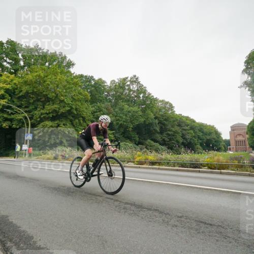 14.09.2025 - Stadtparktriathlon Michael Burmester http://msf.ph/oto/8890726 14.09.2025 10:02:15 Radfahren 525, 529, 551, 559 meine-sportfotos.de