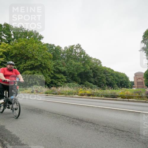 14.09.2025 - Stadtparktriathlon Michael Burmester http://msf.ph/oto/8890728 14.09.2025 10:02:19 Radfahren 515, 525, 551, 555, 559, 573 meine-sportfotos.de