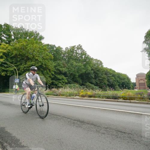 14.09.2025 - Stadtparktriathlon Michael Burmester http://msf.ph/oto/8890733 14.09.2025 10:02:26 Radfahren 515, 555, 559, 561, 573, 593 meine-sportfotos.de