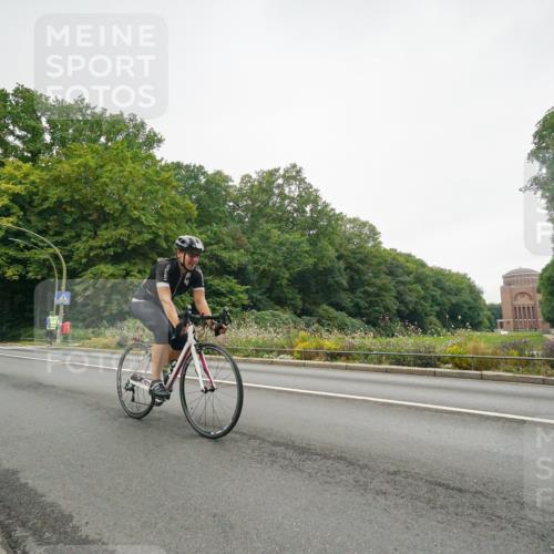 14.09.2025 - Stadtparktriathlon Michael Burmester http://msf.ph/oto/8890738 14.09.2025 10:02:42 Radfahren 571 meine-sportfotos.de