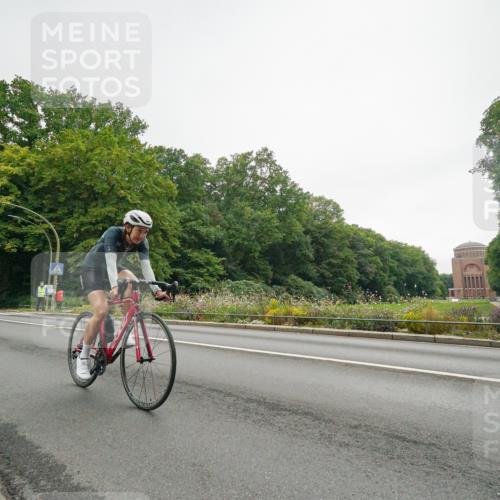 14.09.2025 - Stadtparktriathlon Michael Burmester http://msf.ph/oto/8890758 14.09.2025 10:03:49 Radfahren 509, 539, 594 meine-sportfotos.de