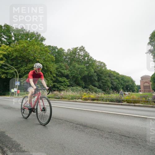 14.09.2025 - Stadtparktriathlon Michael Burmester http://msf.ph/oto/8890769 14.09.2025 10:04:50 Radfahren 521, 522, 531, 557, 566, 567, 574, 619 meine-sportfotos.de